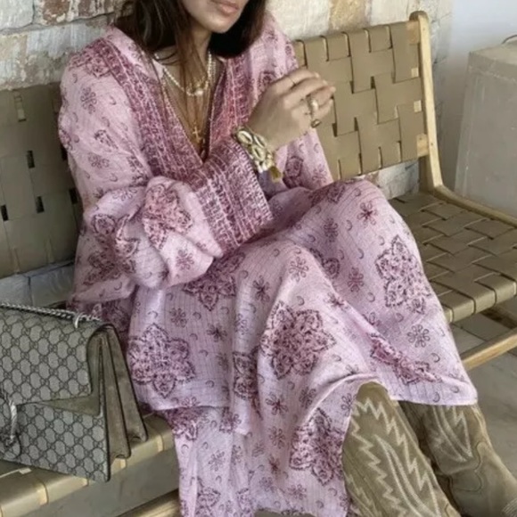 Zara Dresses & Skirts - Zara printed midi slit dress size small pink NWT